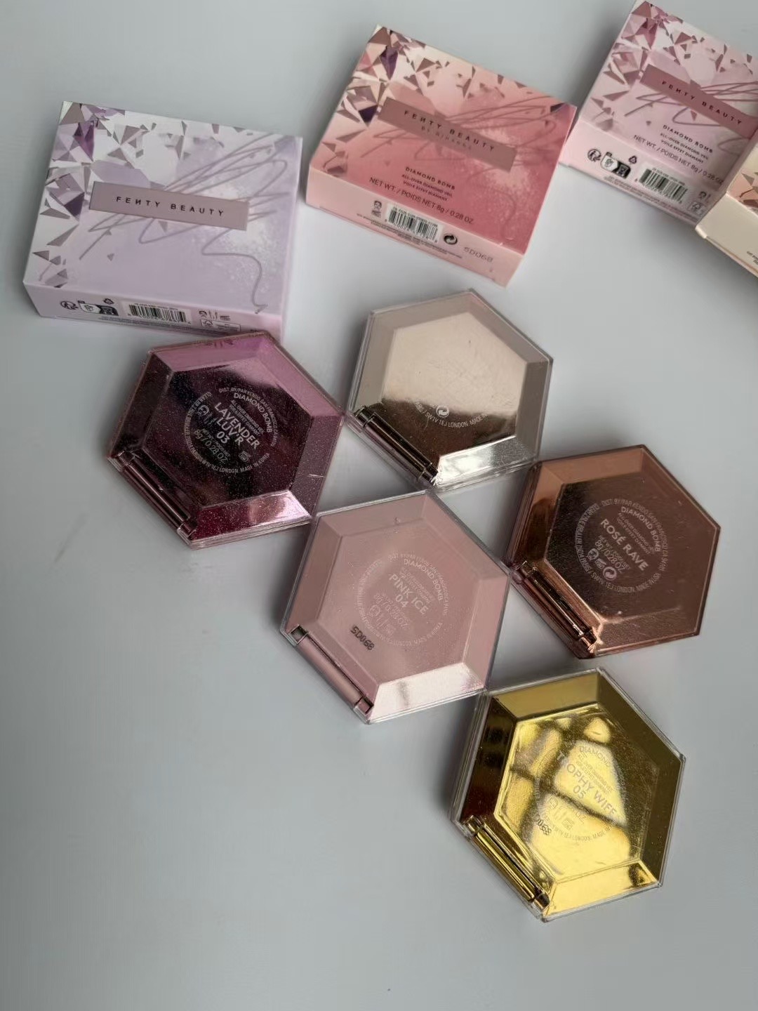 Fenty Beauty Diamond Bomb All-Over Diamond Veil Highlighter