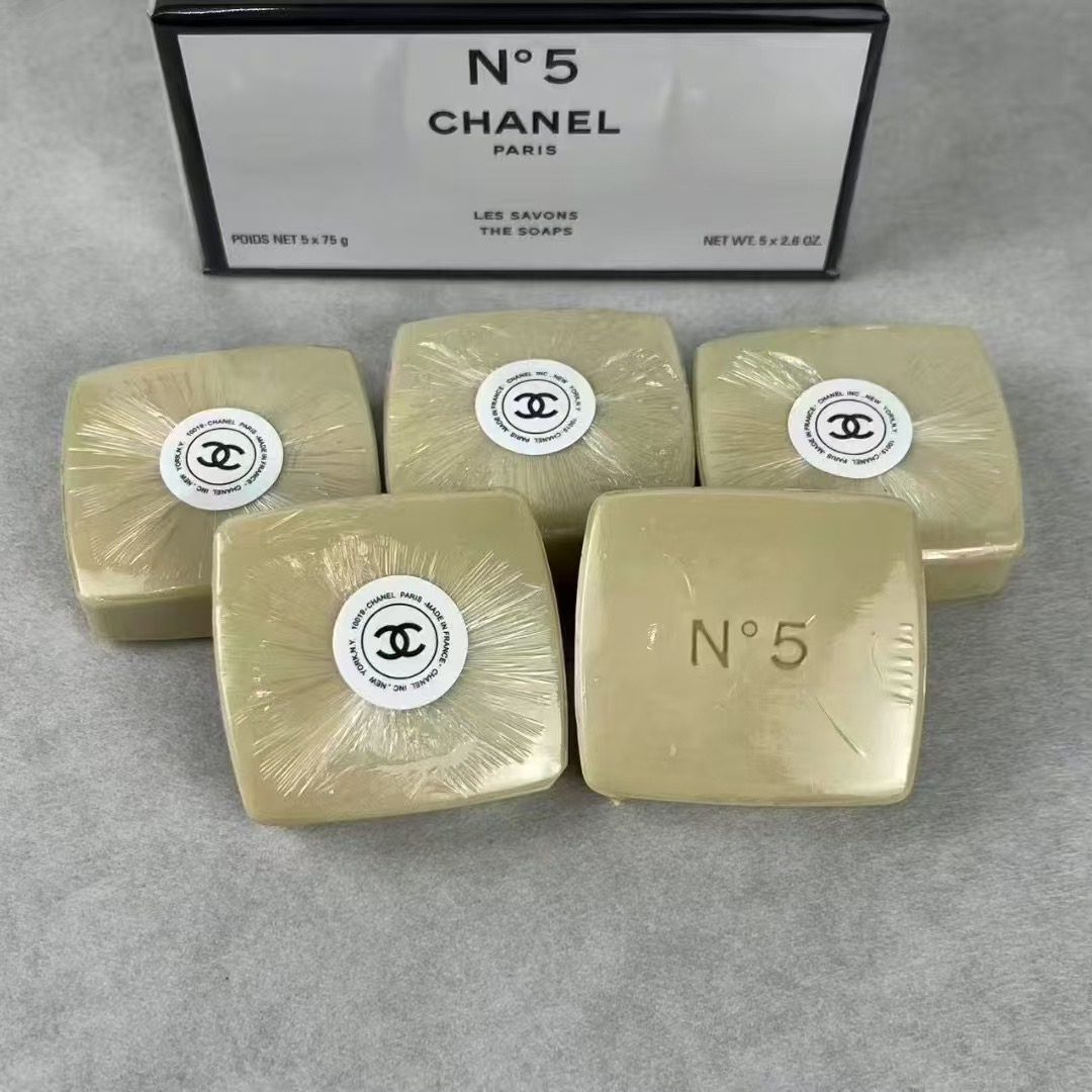 CHANEL N°5 The Soaps Gift Set